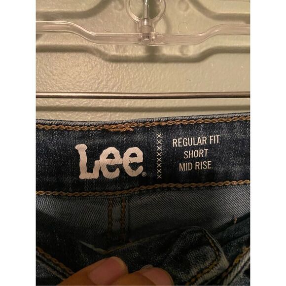 Lee Medium Wash Regular Fit Mid Rise Denim Bermuda Shorts Size 10 - Picture 4 of 5